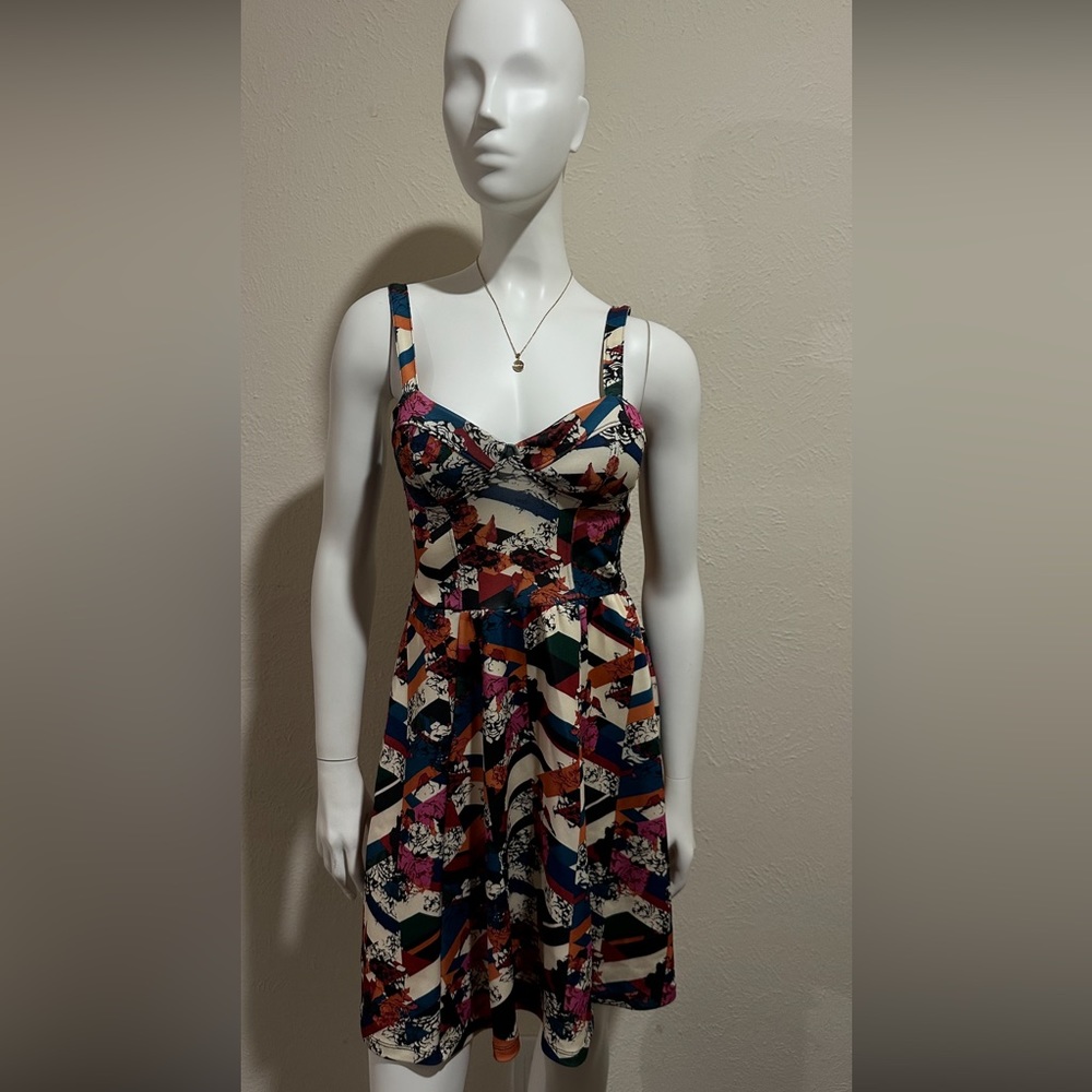It’s a beautiful dress by Jessica Simpson